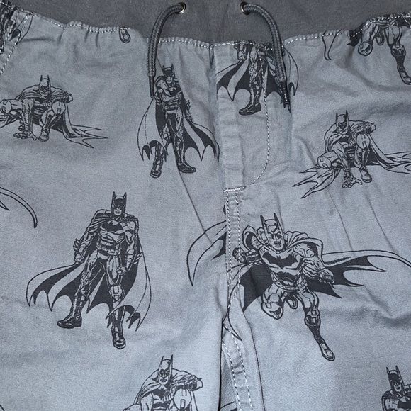 Gap kids boys pull on Batman grey shorts size large (10) NWT. - Picture 2 of 5